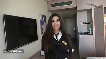 Nick Moreno'Nun Susy Gala Ve Büyük Poposuyla Otel Oda Servisinin Pov Videosu