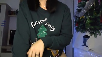 Anna'S Xmas Present: Steamy Oral And Internal Ejaculation