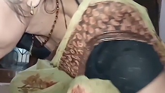 علاقة لاريتا بابي المحظورة مع أخوها الزوج تؤدي إلى انفجار ساخن في كسها الرطب
