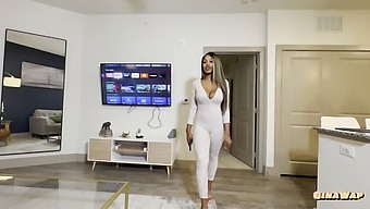 I Satisfied My Horny Roommate'S Desires, Resulting In Female Ejaculation - Ggwiththewap