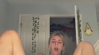 Solo Teen Masturbates Discreetly At Home